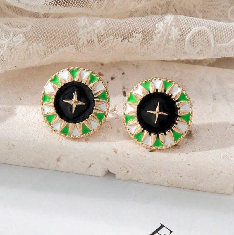 Clip on 1" gold and black round earrings with white & green edges