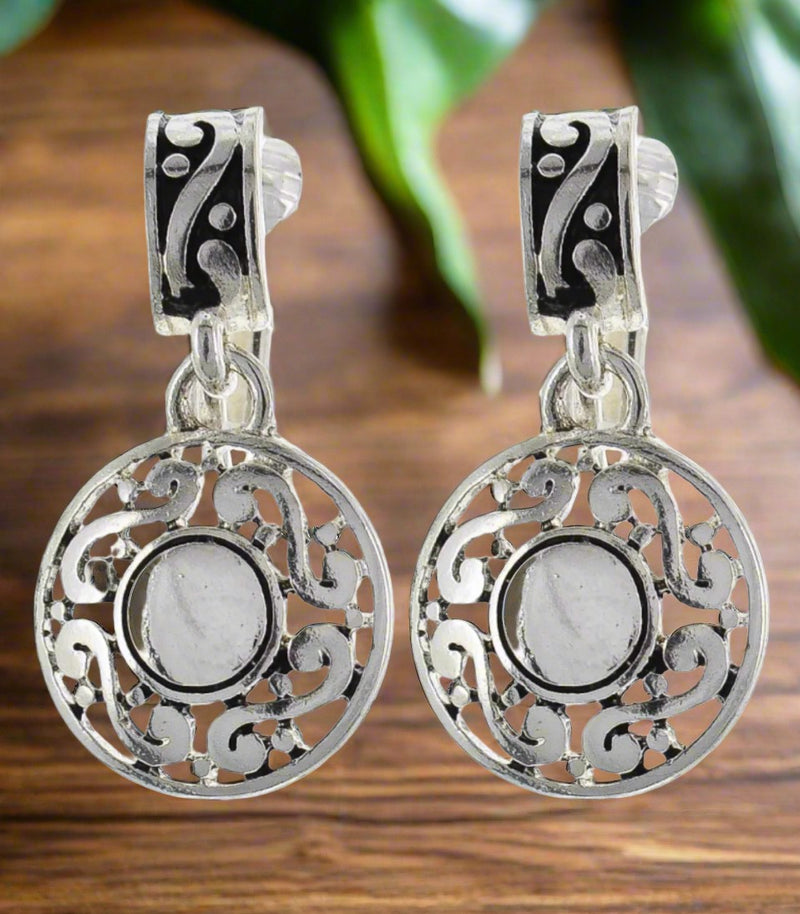 Vintage 1 1/4" silver  clip on flower design dangle circle earrings
