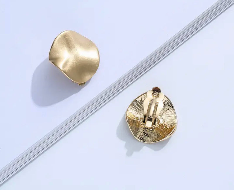 Trendy 1" wavy matte gold or silver round button style earrings
