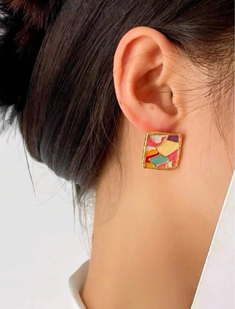 Comfort 3/4" clasp clip on gold multi colored wavy square earrings