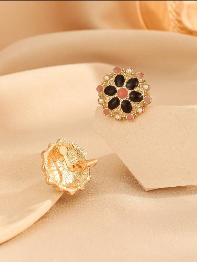 Clip on 3/4" small vintage gold and black flower earrings w/pearls