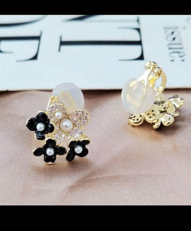 Clip on 3/4" small vintage gold and black flower earrings w/pearls