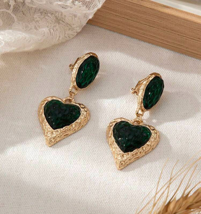 Clip on 2 1/2" hammered gold and green stone dangle heart earrings