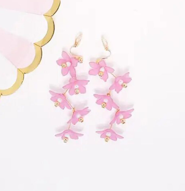 Clip on 3" long gold and pink flower vine earrings w/pearl & clear stone