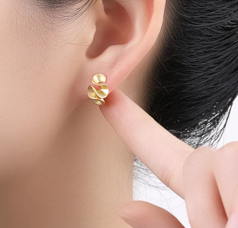 Clip on 1/2" Xsmall comfort fit matte silver wavy earrings