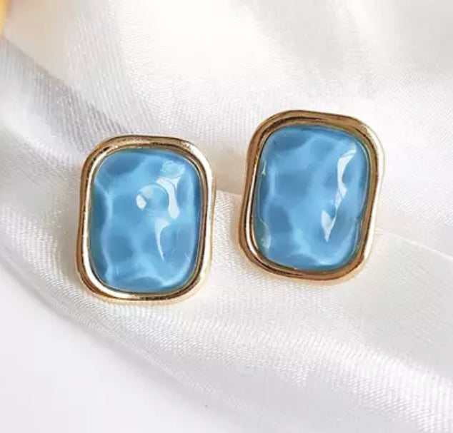 Clip on 3/4" gold and blue or white hammered stone square earrings