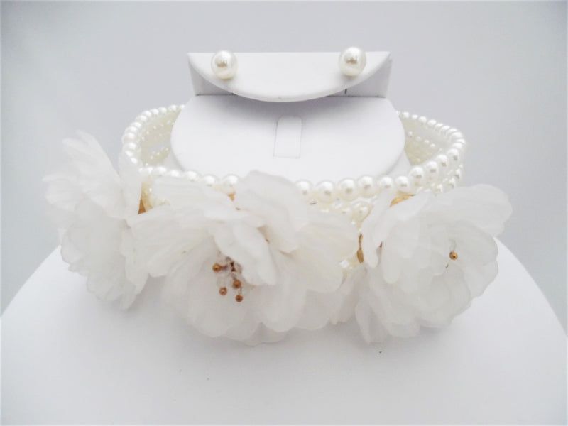 Classy pierced gold and white flower pearl choker necklace and earring set