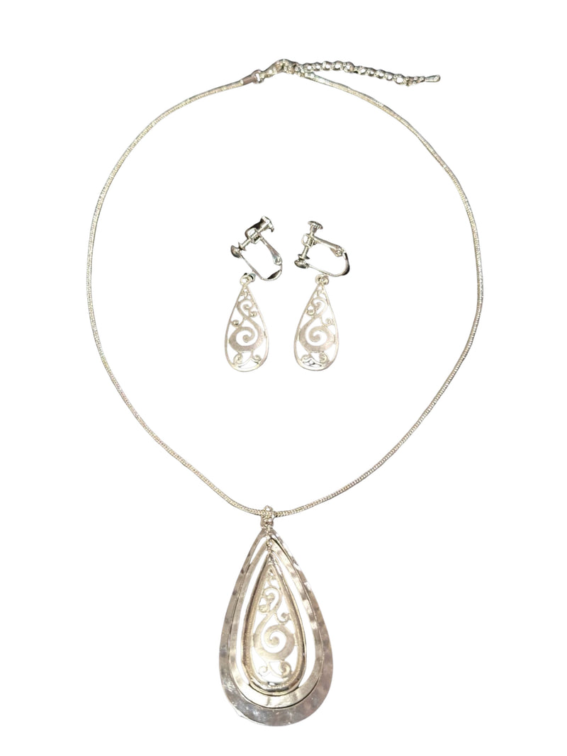 Clip on matte and shiny silver cutout flower teardrop pendant necklace set