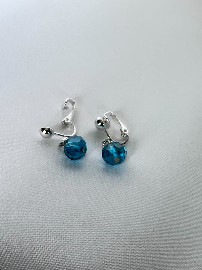 Clip on  silver, turquoise and blue odd shaped bead wire necklace and earring set