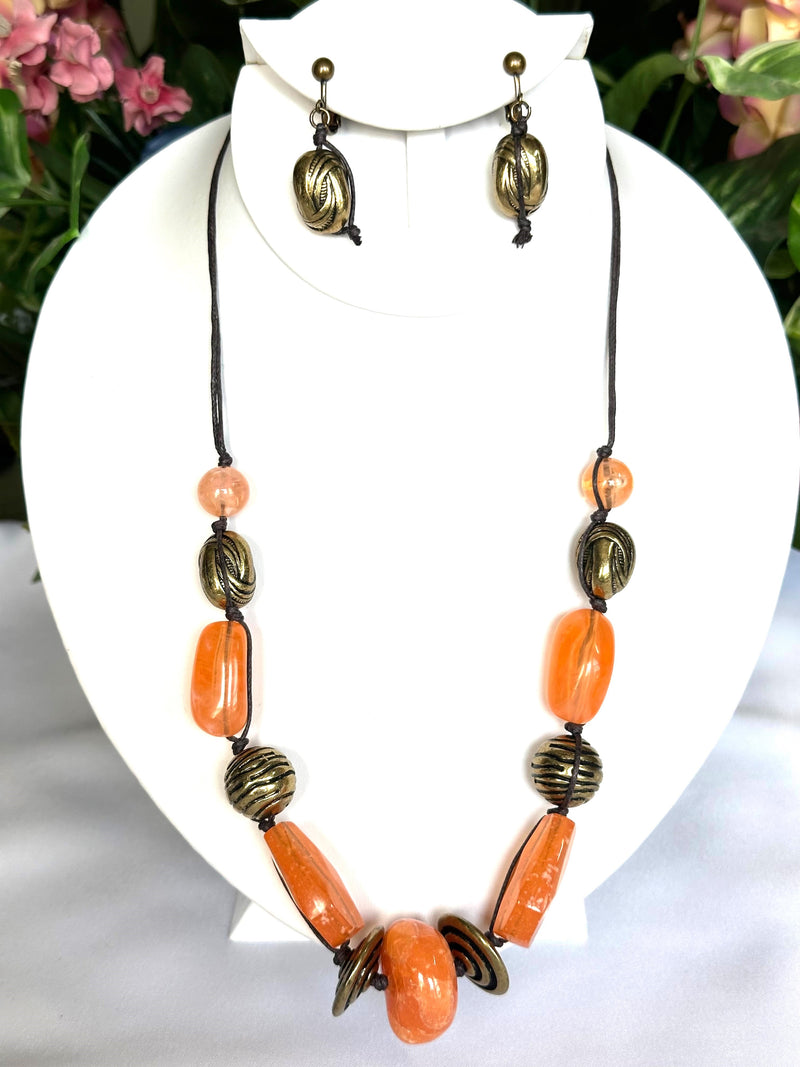 Clip on brass brown string orange-white spotted bead necklace set