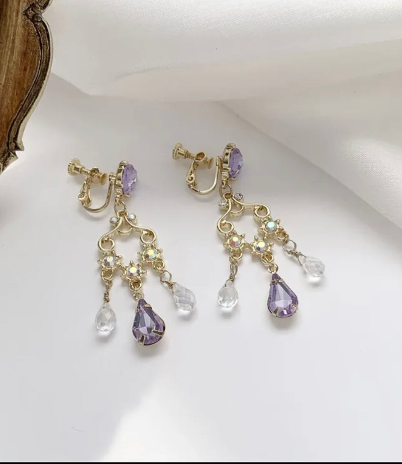 Vintage 2 1/4" clip on gold, white and purple bead heart dangle earrings
