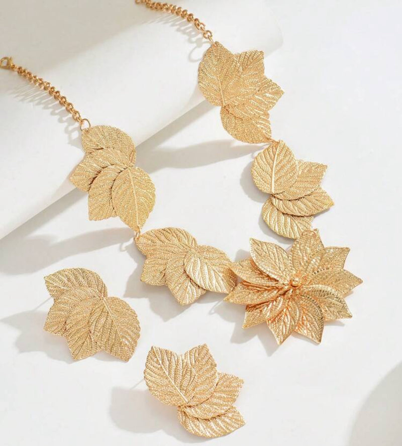 Trendy pierced gold textured flower and leaf necklace set