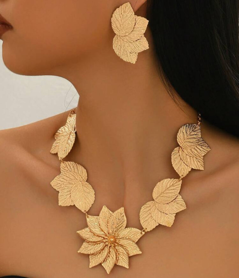 Trendy pierced gold textured flower and leaf necklace set