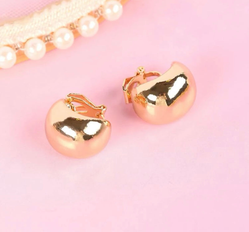 Clip on 1" gold, white and pink flower heart edge flower earrings with pearl