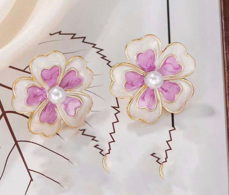 Clip on 1" gold, white and pink flower heart edge flower earrings with pearl