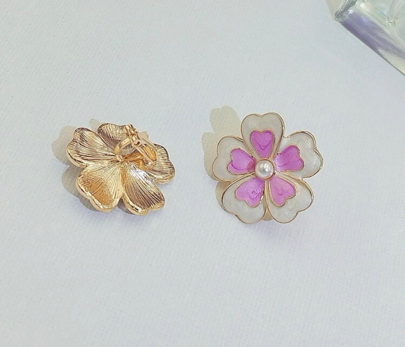 Clip on 1" gold, white and pink flower heart edge flower earrings with pearl