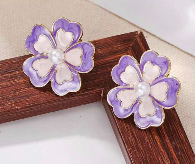 Clip on 1" gold, white and purple flower heart edge flower earrings with pearl