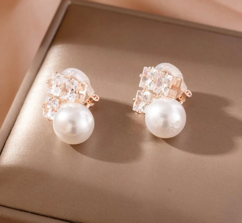 Clip on 1" rose earrings w/clear square stones and white pearl