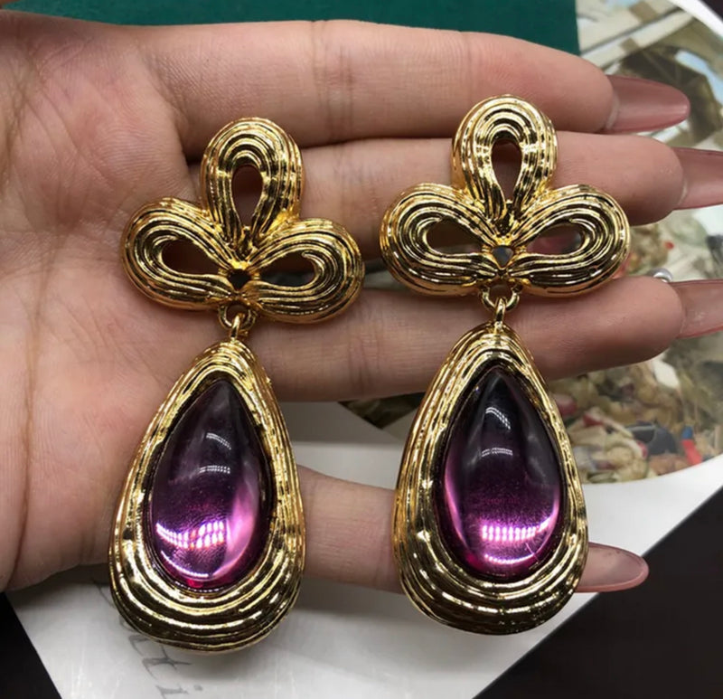 Vintage clip on gold & purple stone teardrop necklace & earring set