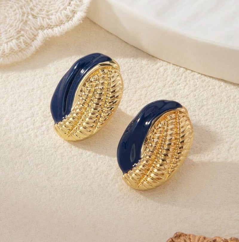 Clip on 1" gold and blue oval woven button style earrings