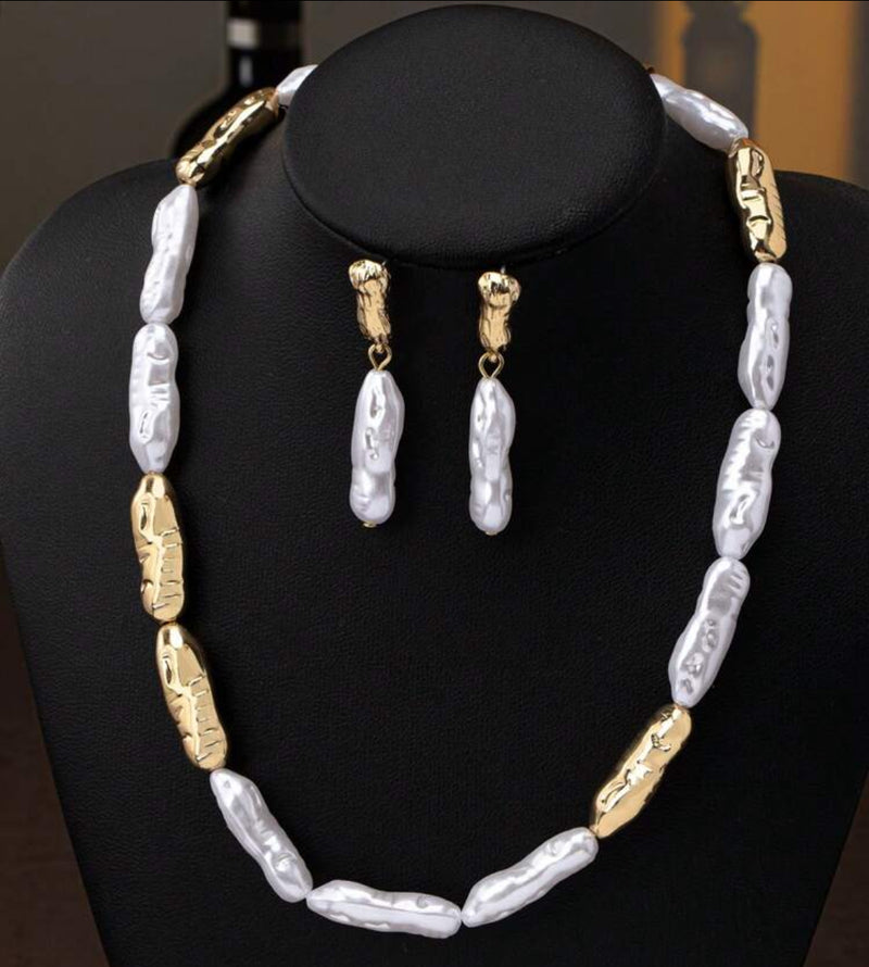 Pierced gold and white hammered pearl necklace and earring set