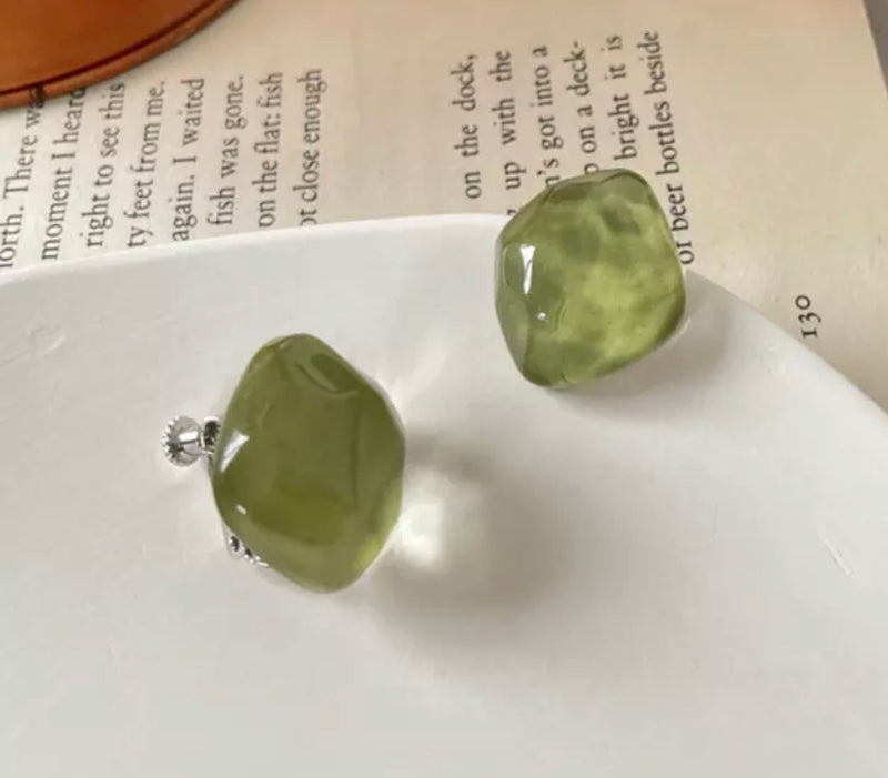 Clip on 1" silver screw back hammered green button style earrings