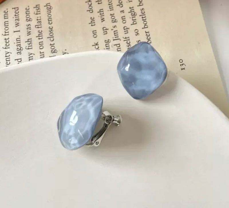 Clip on 1" silver screw back hammered blue button style earrings