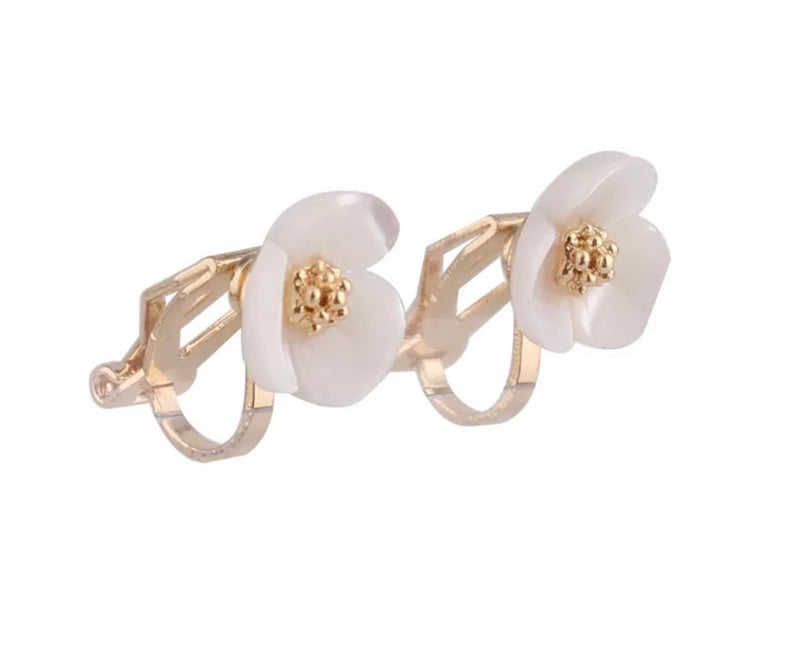 Clip on 1/2" small gold and white flower button style earrings