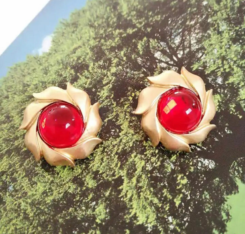 Clip on 1" matte gold red stone pointed edge earrings