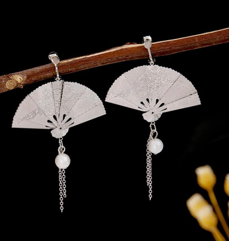 Clip on 3 1/2" silver chain adjustable fan and dangle bead earrings