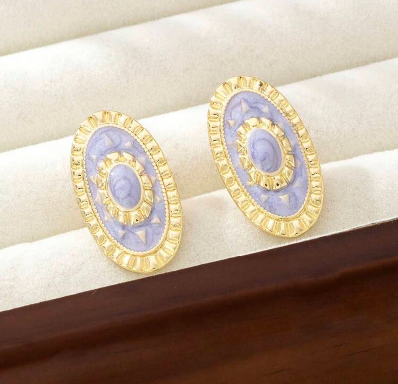 Clip on 3/4" small gold textured square scoop style earrings