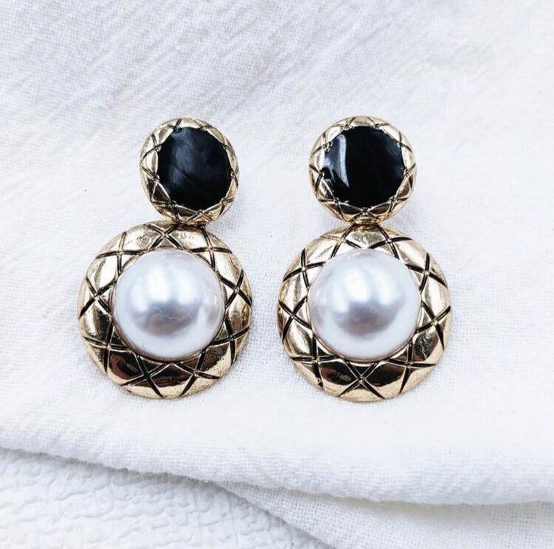Clip on 1 1/2" gold, black and white pearl dangle earrings