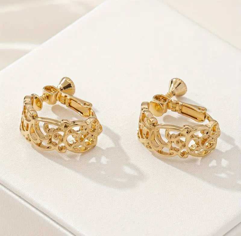 Clip on 3/4" gold cutout half hoop screw back earrings