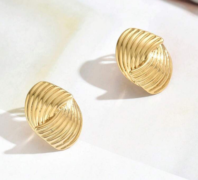 Clip on 1" gold indented woven button style earrings