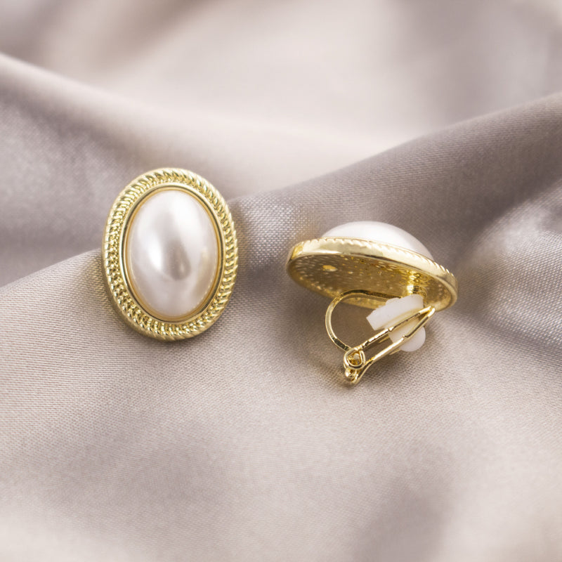 Clip on gold, pearl and clear stone dangle pearl necklace set