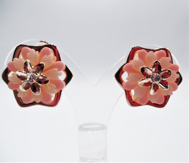 Clip on 3/4" gold and orange-pink flower button style earrings w/clear stone