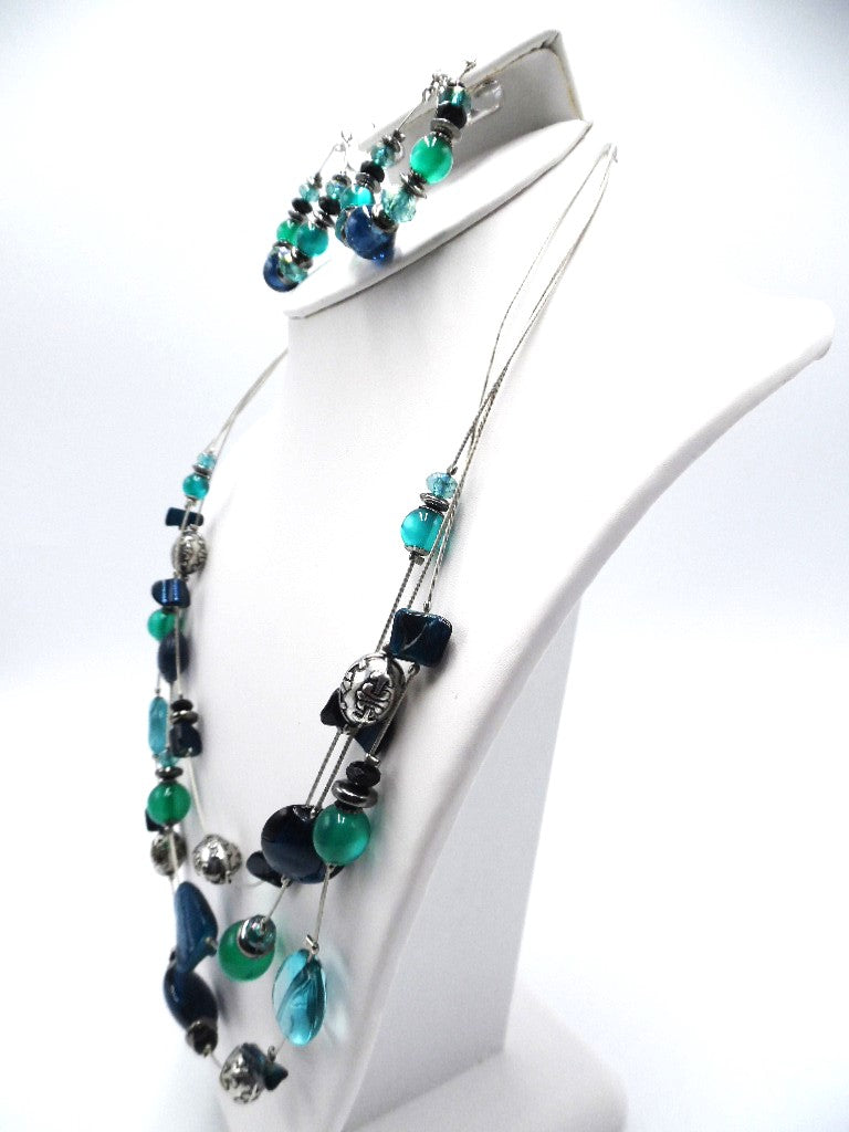 Clip on silver three row wire blue, turquoise bead necklace set