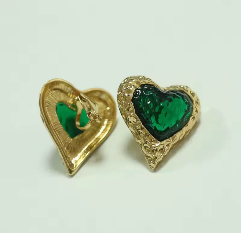 Clip on 1 1/4" gold and green hammered stone button style heart earrings