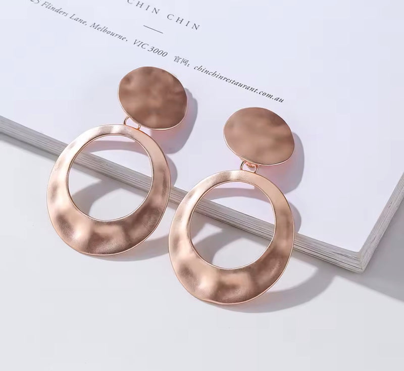 Clip on 3" Xlarge matte rose gold flat hammered graduated hoop earrings