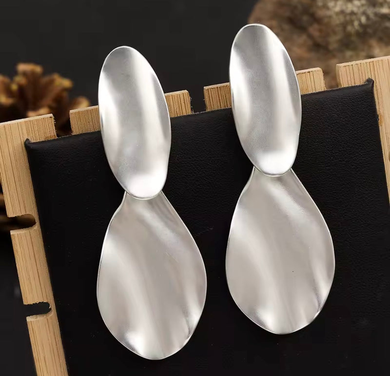 Clip on 3" Xlarge matte silver round edge large dangle wavy earrings
