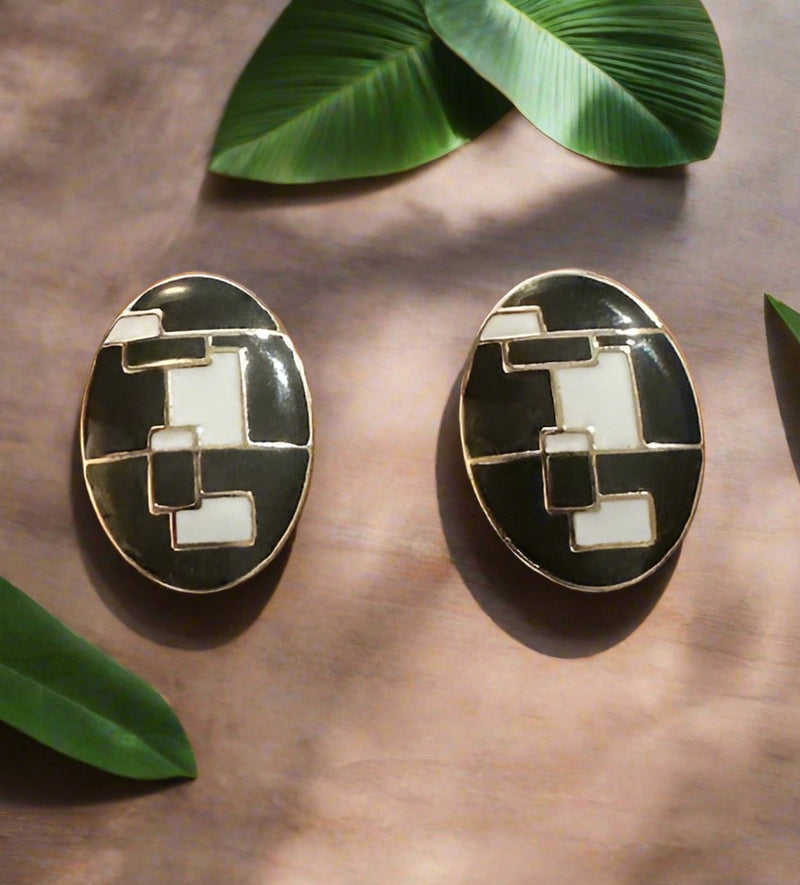 Clip on 1" gold and black square design oval button style earrings