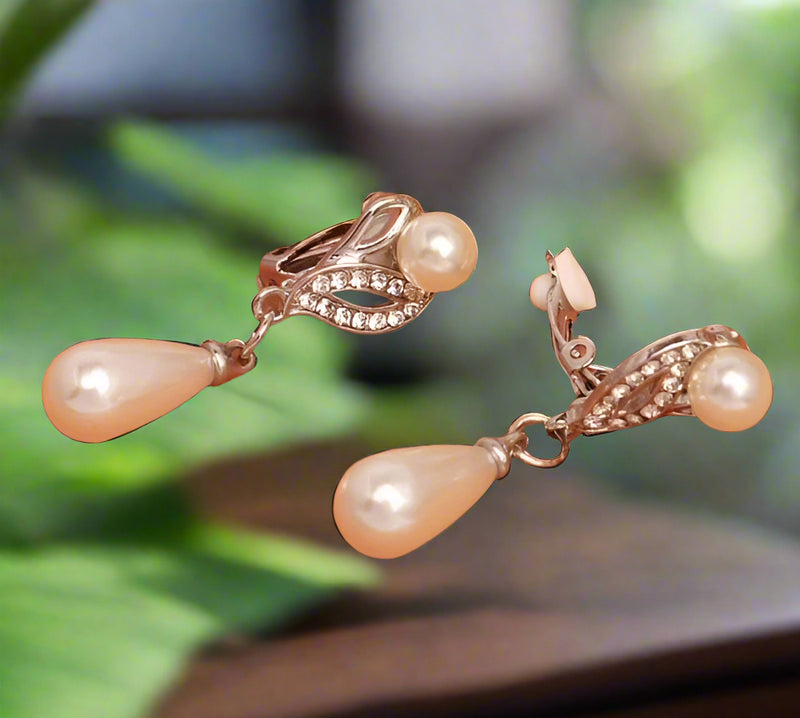 Vintage clip on gold vine, clear stone, and white pearl necklace set