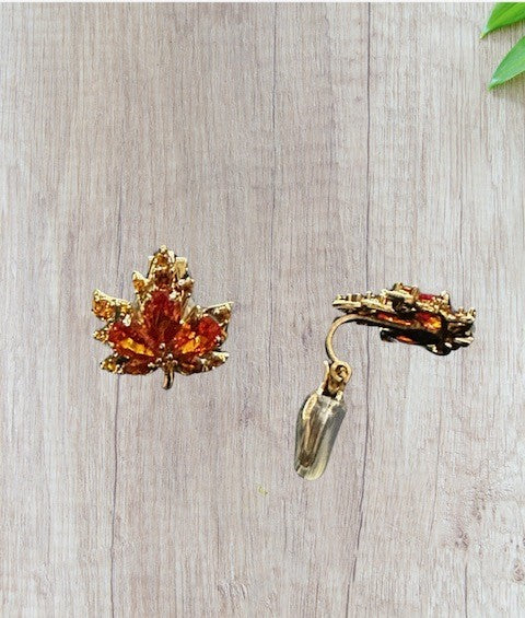 Clip on 1/2" small gold and orange-brown stone leaf button style earrings