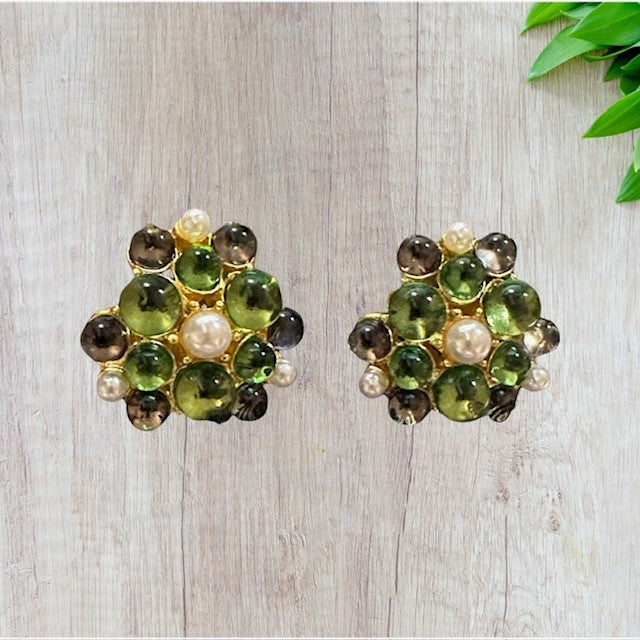 Vintage 1" clip on gold, green, gray and white pearl bead cluster earrings