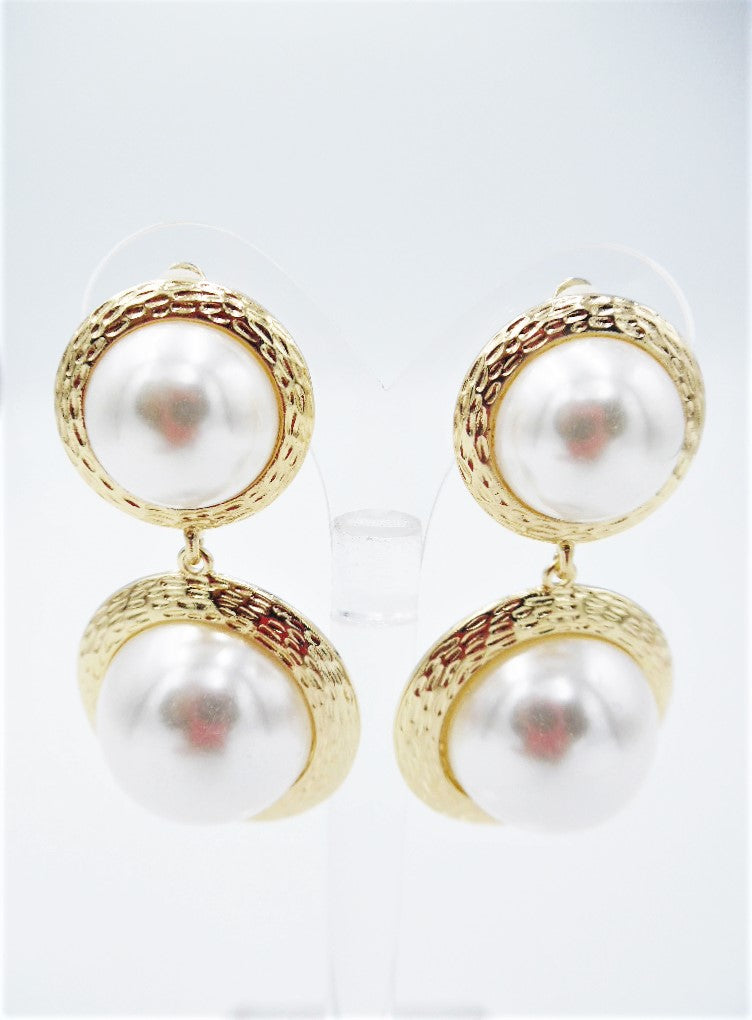 Vintage 2 3/4" gold hammered edge white pearl dangle earrings