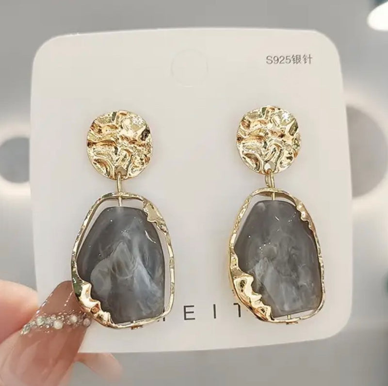 Trendy 2 1/4" clip on gold wrinkled top gray or cream stone dangle earrings
